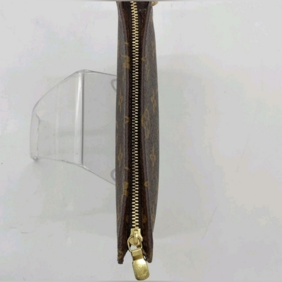 100% Authentic Louis Vuitton Monogram Pouch !!! - Picture 7 of 13